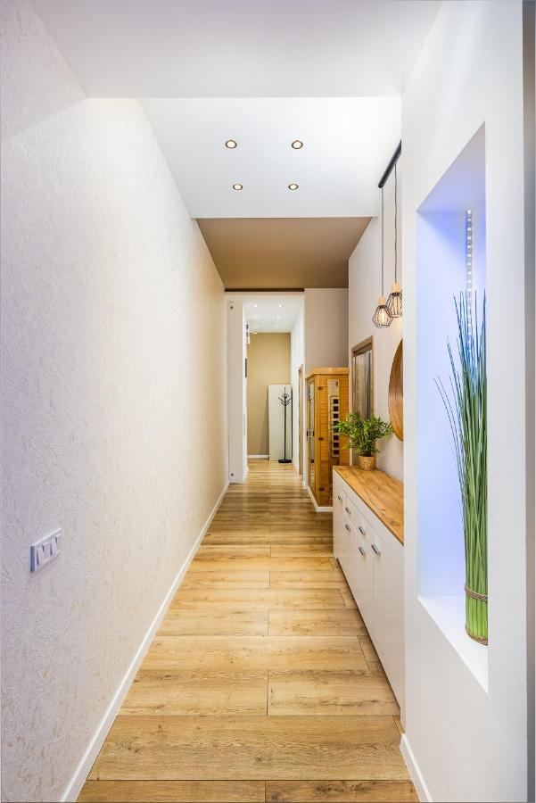 Csengery Deluxe Home With Balcony Budapest Kültér fotó