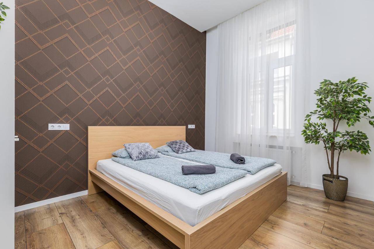 Csengery Deluxe Home With Balcony Budapest Kültér fotó